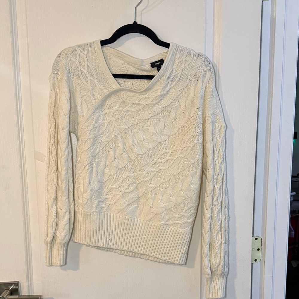 Express Cream V-Neck Cable Knit Sweater